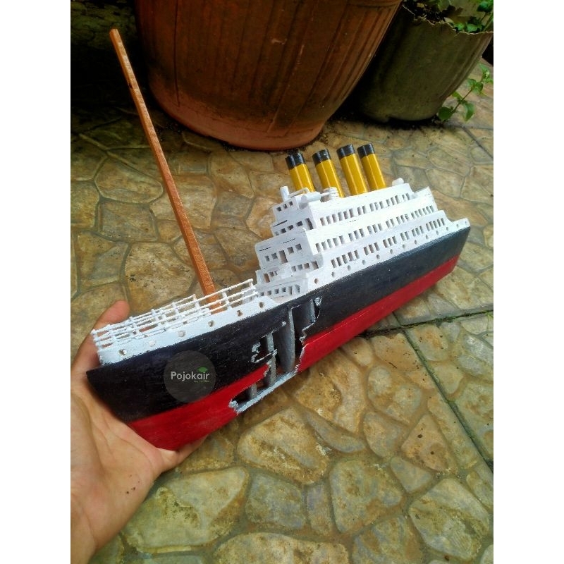 Miniatur Hiasan Kapal Karam Titanic 50 cm