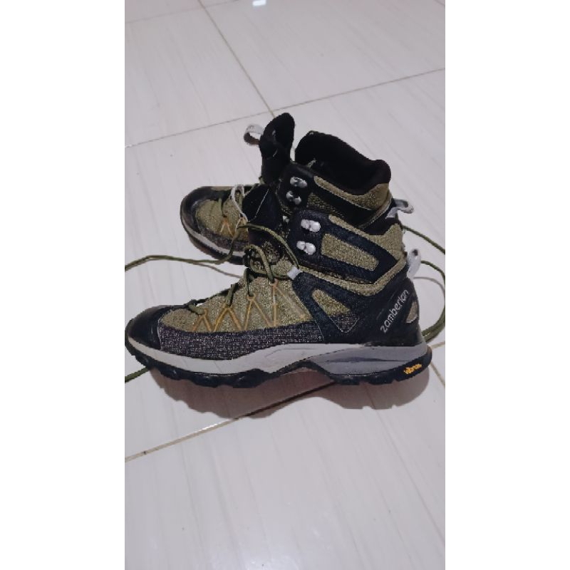 sepatu gunung no. 41 zamberlan