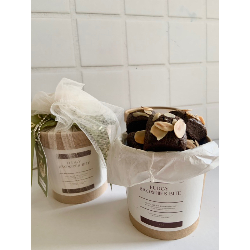 

BROWNIES IN JAR / HAMPERS LEBARAN BROWNIES