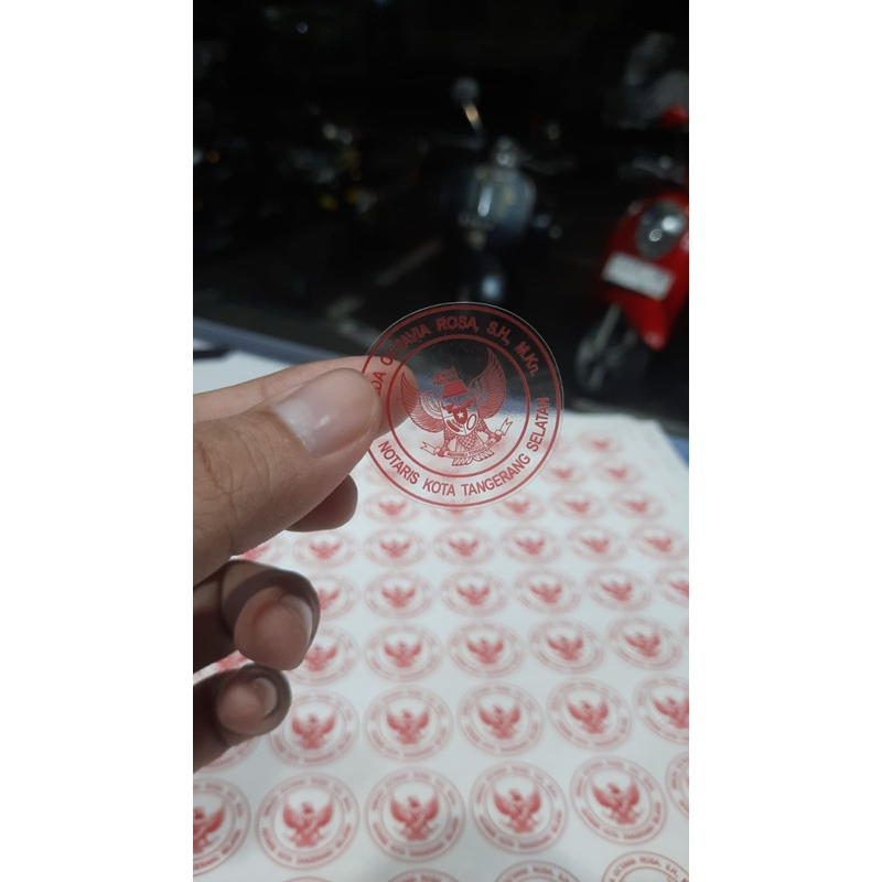 

Stiker Vinyl Transparan & Putih Notaris & PPAT (Cutting bulat dan tinggal tempel)
