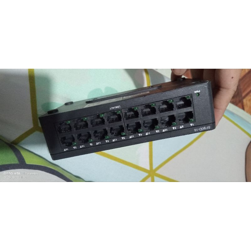 Cisco SF90D-16 port  Switch 10/100