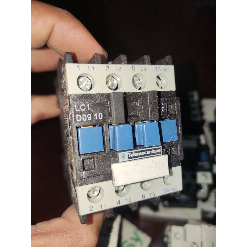contactor industri schneider