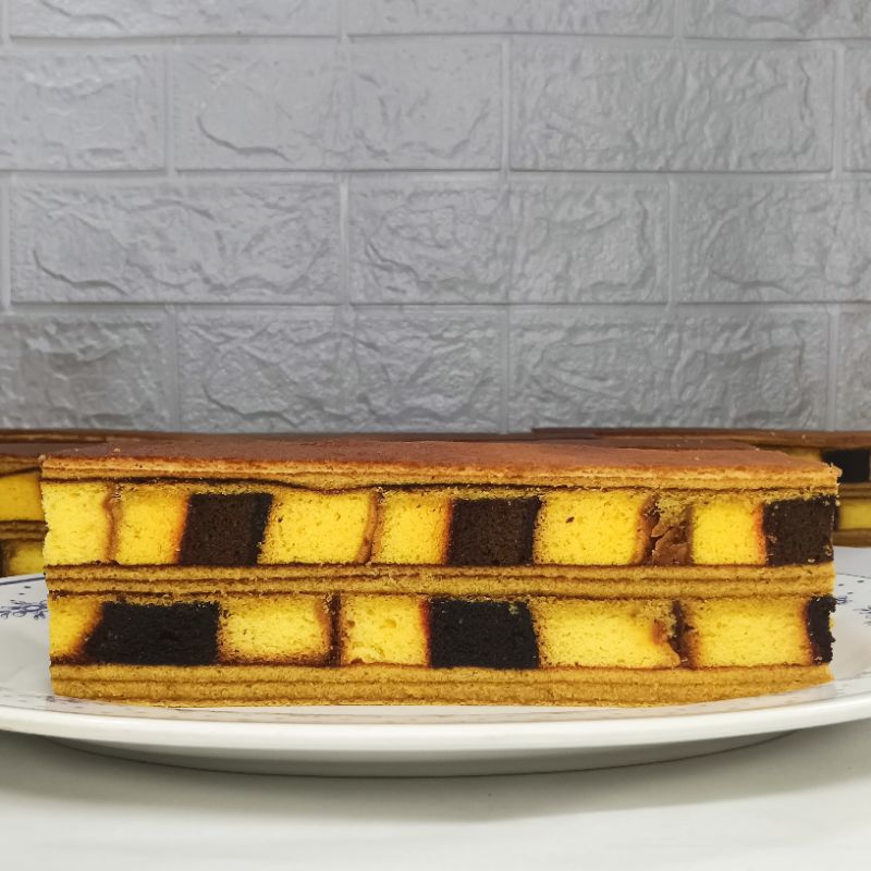 

Ssl09 Pinggiran / Potongan kue lapis surabaya dan lapis legit