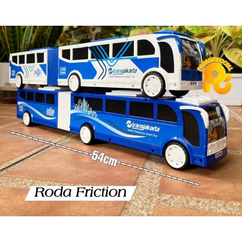 Mainan Bus Transjakarta Gandeng Besar