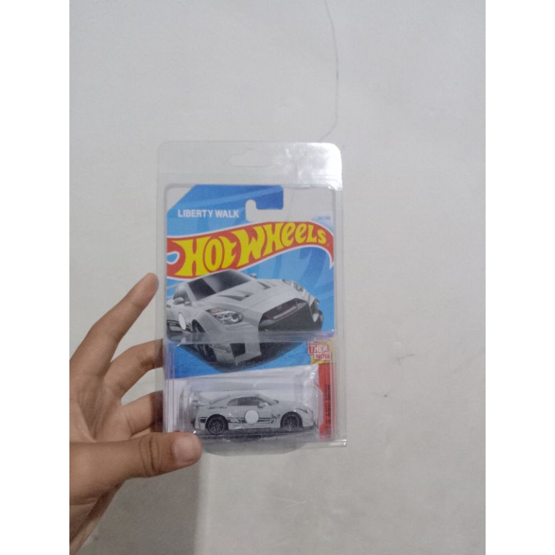 Hotwheels lbwk r35