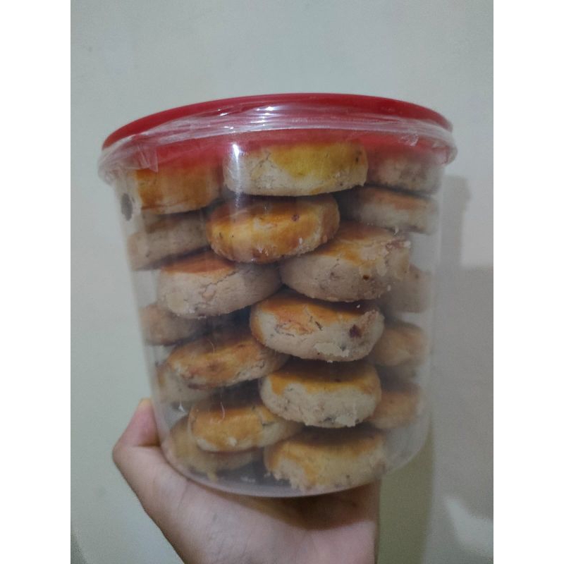 

Kue Kacang Gurih Renyah Dengan Toplesnya