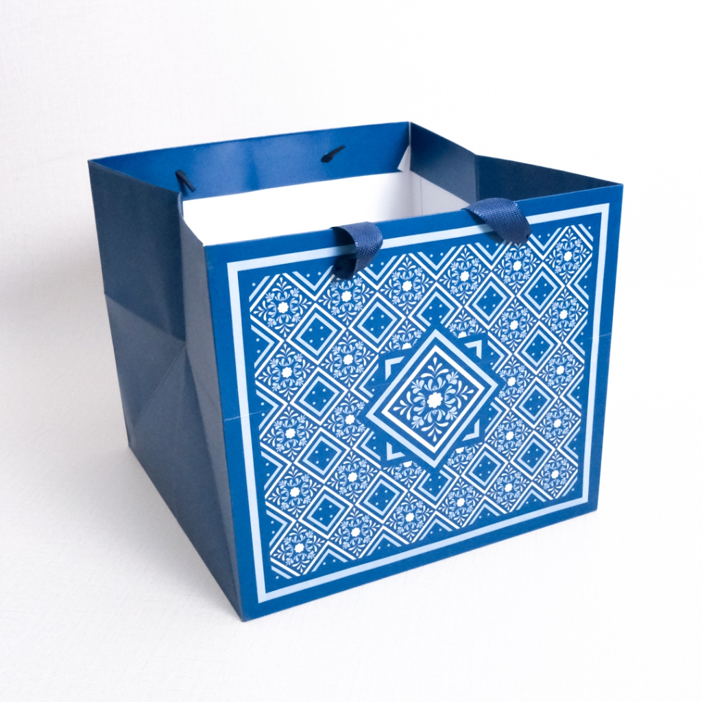 

Paper Bag Tas Hampers Kertas Motif uk. 26x26x22cm