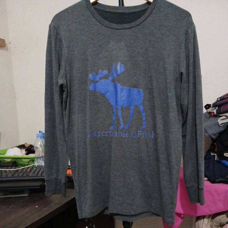 Kaos katun long sleeve UNIKO X ABERCROMBIE  second Original warna abu gelap LD 108cm Pjg 70cm no min