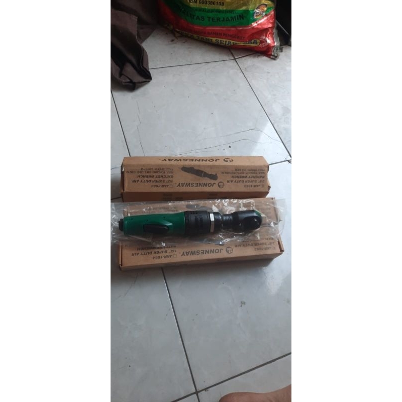 JONNESWAY AIR RATCHET WRENCH HEAVY DUTY 3/8"DR JONNESWAY JAR-6310A