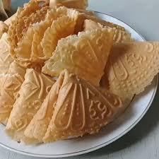 

kue tradisional semprong olahan rumahan.manis dan tampa pengawet