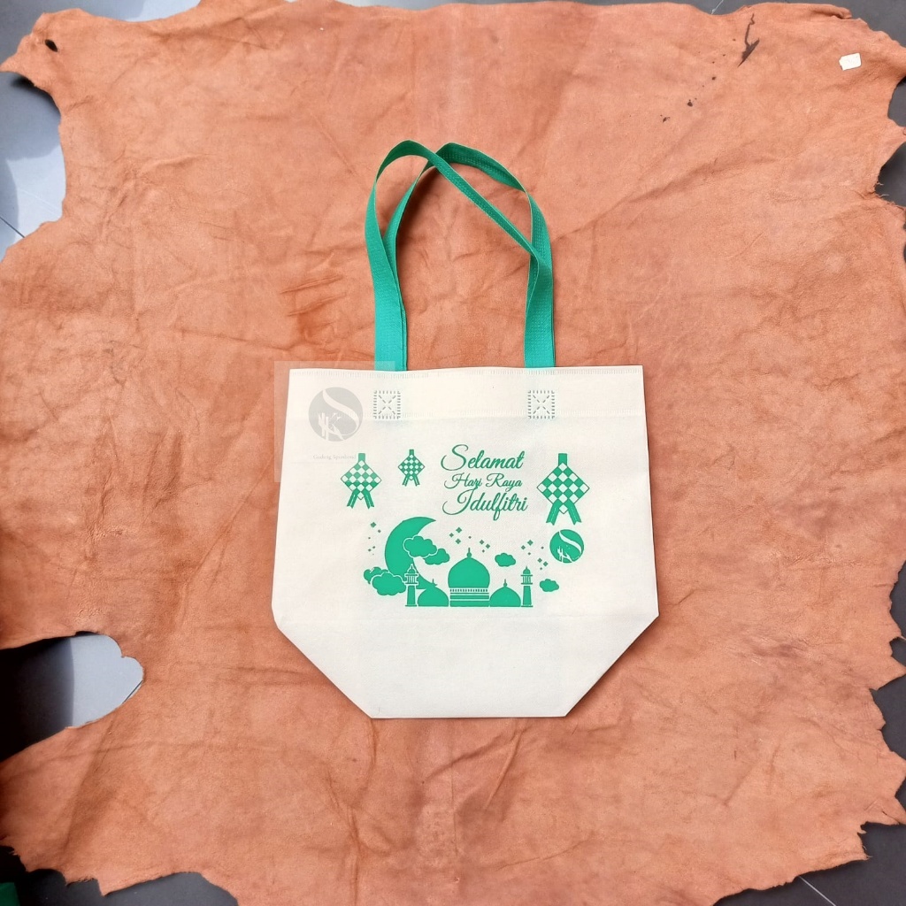 

Tas Spunbond SOS Box 22x15x30cm tas spunbun/ kain brownies / roll cake / pastel / natal Christmas / lebaran / idul fitri