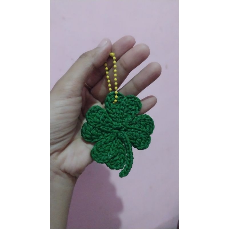 

semanggi berdaun 4 (clover)