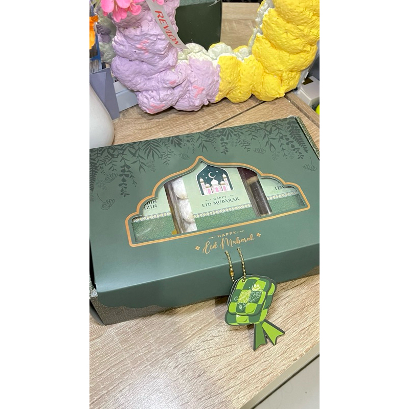 

Hampers RAYA SET nastar putri salju thumbprint kue cookies lebaran