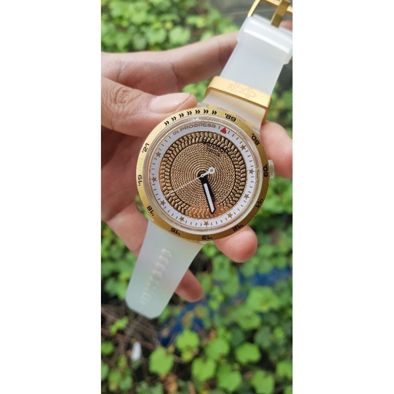swatch big bold jelly golden