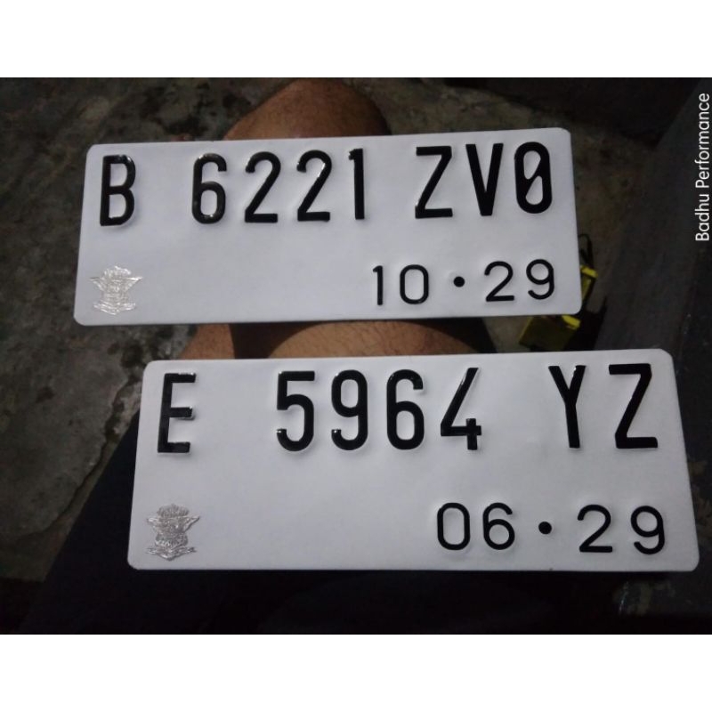 Plat nomor motor custom baut tanam
