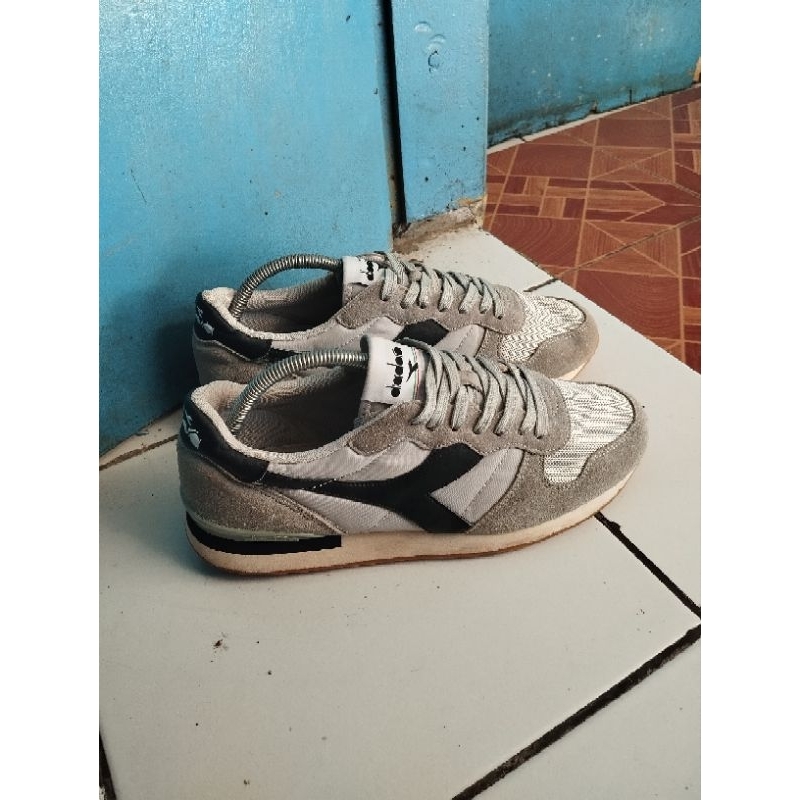 SEPATU DIADORA CAMARO