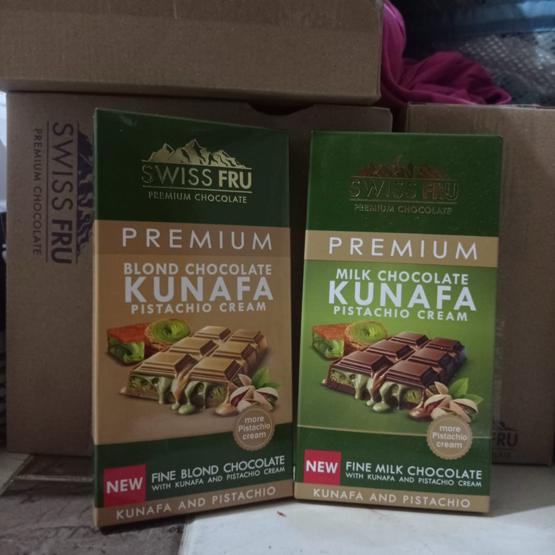 

coklat Dubai premium dengan isian kunafa pistachio cream