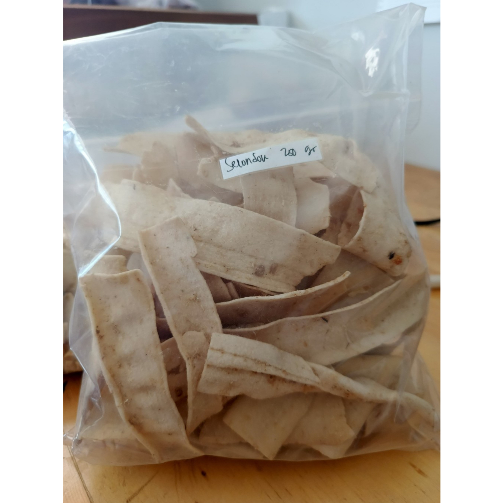 

Kerupuk Selondok Pedas Mentah 250gram