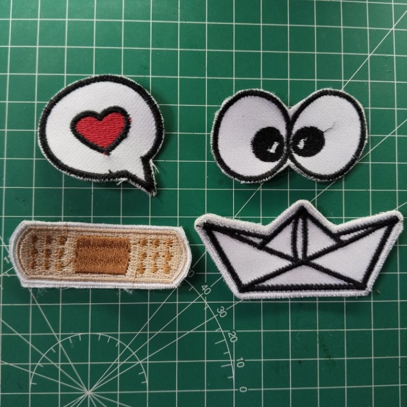 Patch Bordir Jahit Mata Plaster Perahu Kertas Love Chat