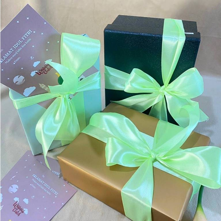 Waiwai Paket Packaging Hampers Lebaran Clutch