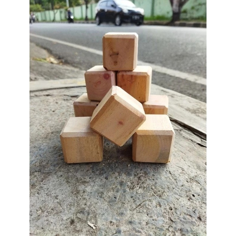 Pion Kotak Gantungan sangkar / pion sangkar dadu / pion sangkar kotak / pion kubus