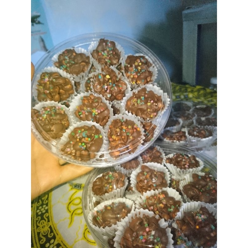 

Kacang Coklat kemasan toples 250gr isi 20cup/Coklat Kacang lebaran/Kue Kacang Coklat/Kukis Kacang Coklat/Jajanan Lebaran