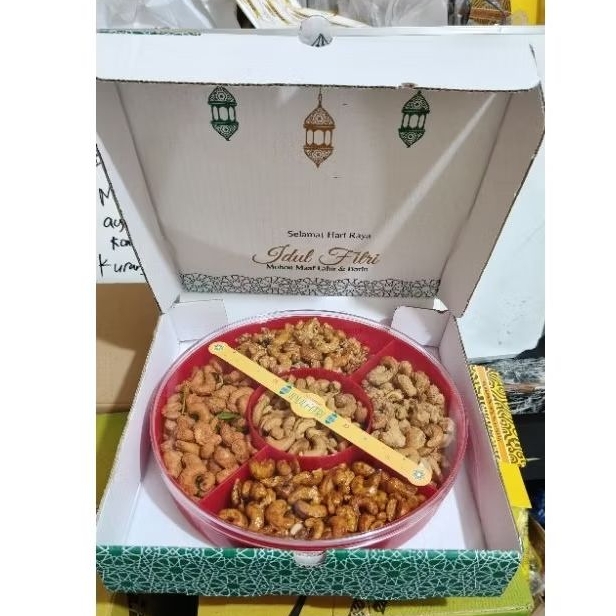 

Kacang Mede Tray 5 Varian 900gr