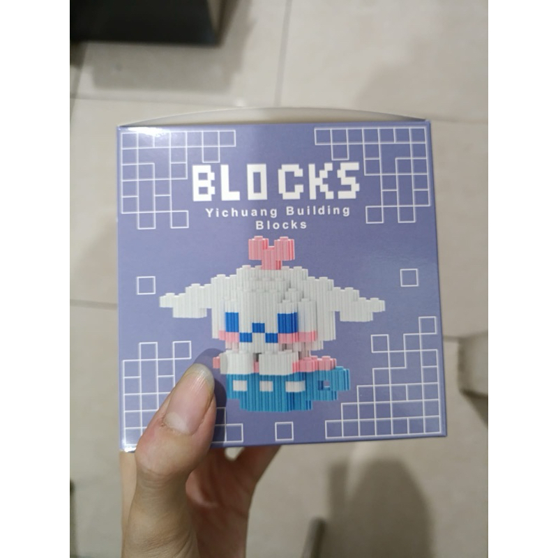 Bricks Cinamon Roll