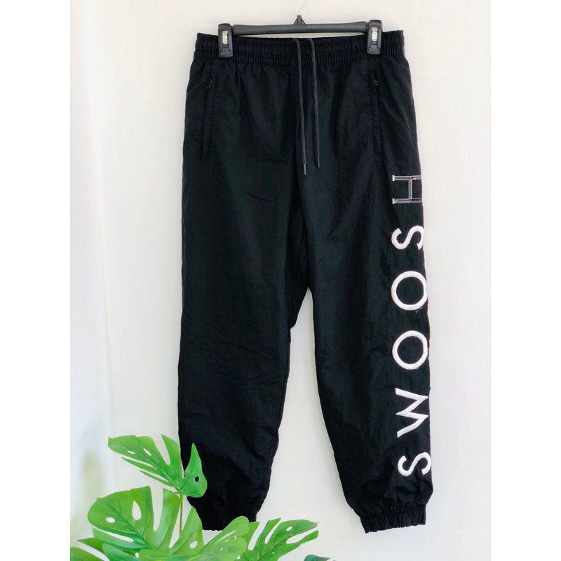 Celana Nike Swoosh Woven Pants