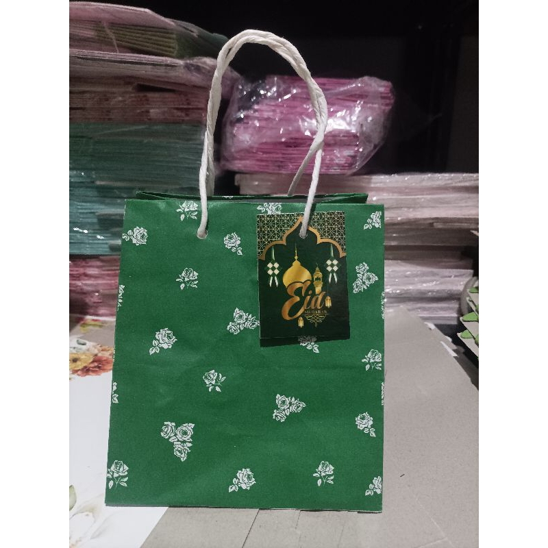 

Paperbag 15-15-17cm 2 toples 500gr free hangtag @10pcs