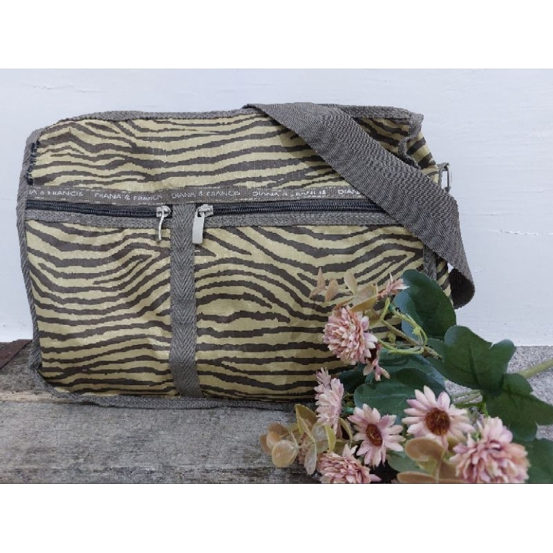 Tas Sling Bag Motif Animal Print