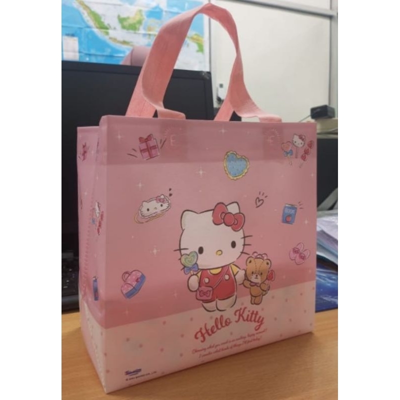

TAS kado | Tas souvenir | Tas hampers karakter lucu
