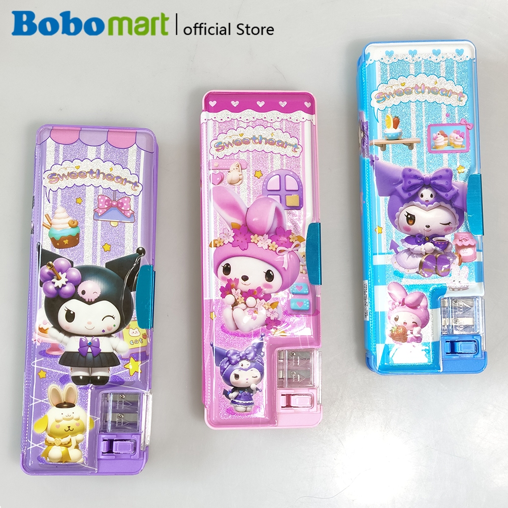 

BOBOMART KOTAK PENSIL TEMPAT PENSIL MAGNET 2 SISI DENGAN RAUTAN MOTIF SANRIO