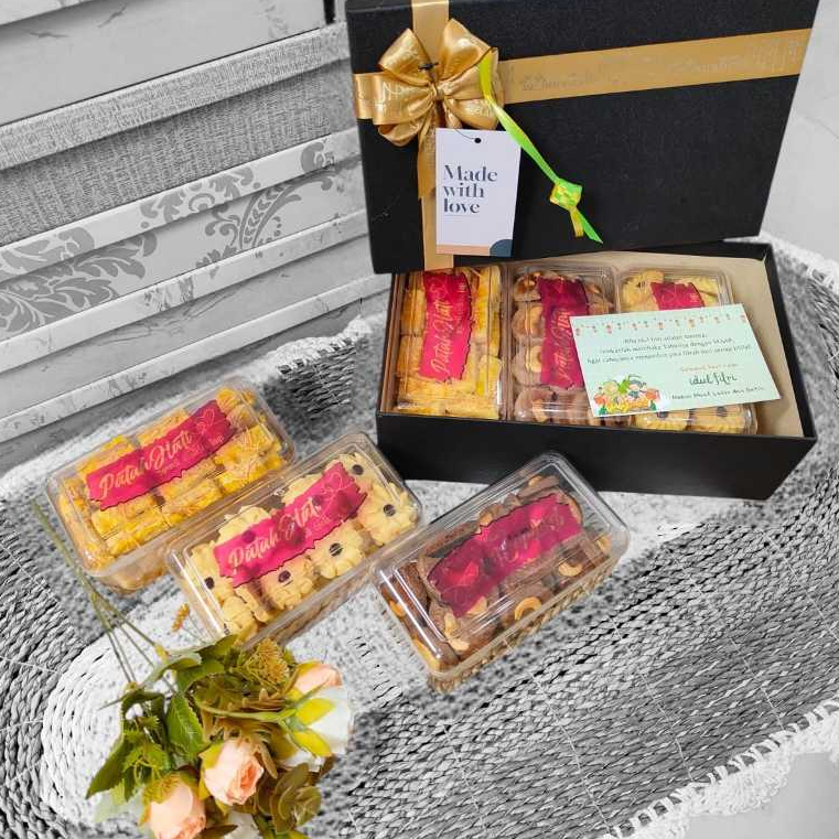 

Hampers / Gift Lebaran Idul Fitri Parcel Lebaran Hampers Cookies