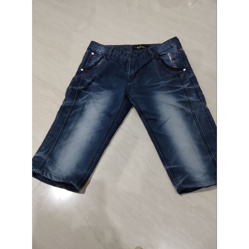 pl celana jeans cowok lebar pinggang lingkar 96cm panjang celana 69cm masih bagus dan layak y beb