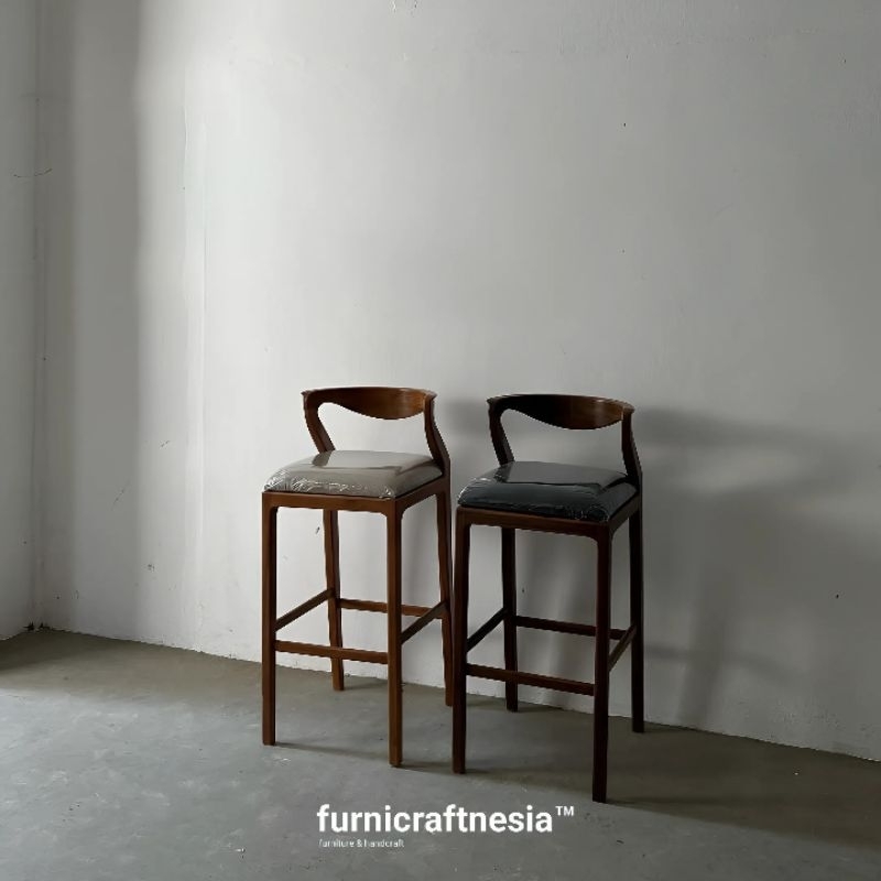Kursi Bar Angsa Kayu Jati Dudukan Busa