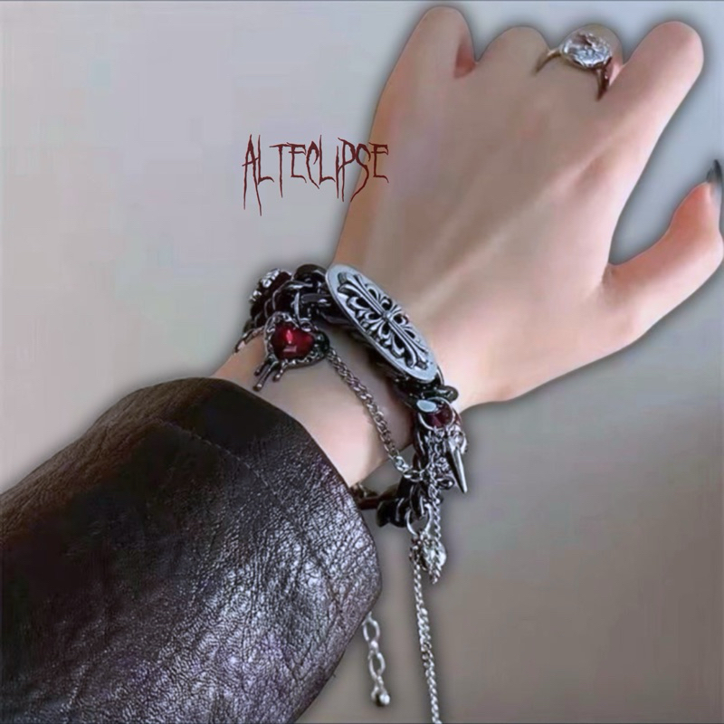 alteclipse bloody spike skull bracelet