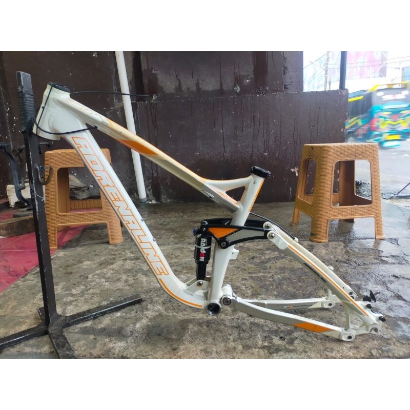 Frame Adrenaline xc 26 size s bekas