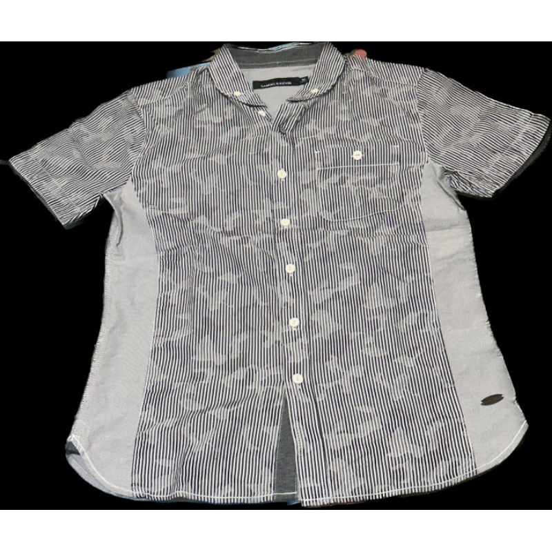 Preloved kemeja pria lengan pendek brand samuel & Kevin warna hitam putih dengan garis abu - abu