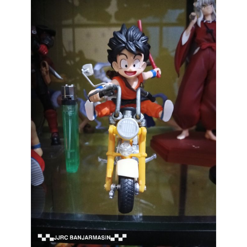 Action Figure Goku motor