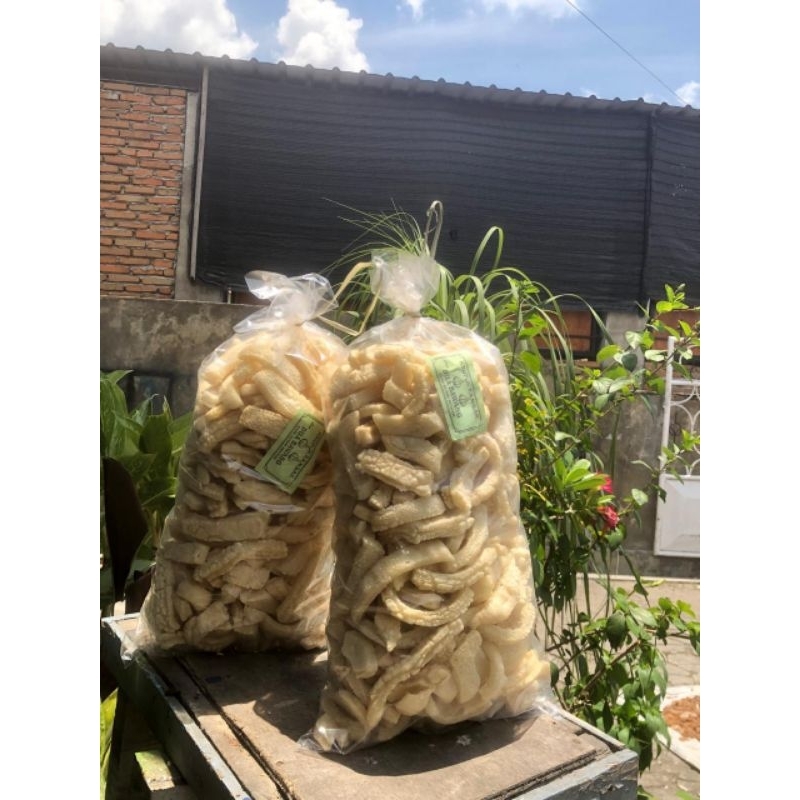 

KRUPUK RAMBAK TAPIOKA / KRUPUK STIK matang gurih renyah rasa bawang 500gr