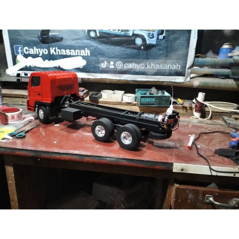 miniatur rc hino 500 los bak skala 1/14