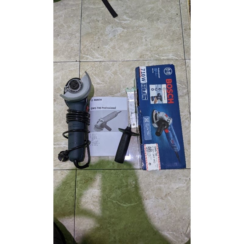Gerinda Tangan Bosch GWS 700 Bekas Seperti Baru