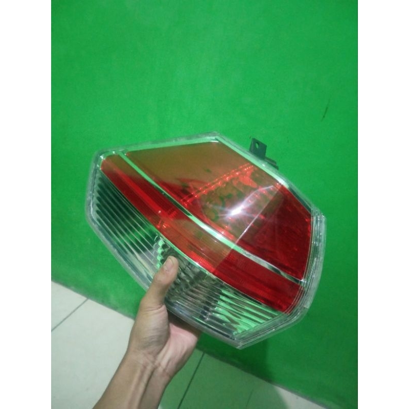 Stoplamp lampu belakang Nissan Xtrail T32 kiri