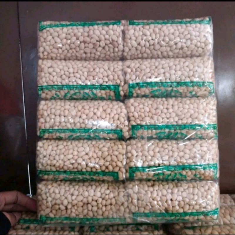 

10 Bungkus kacang kupas khas Tuban Kemasan 350 gram Kualitas Premium Ukuran 25/29