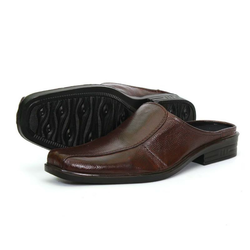 sepatu bustong Gundam