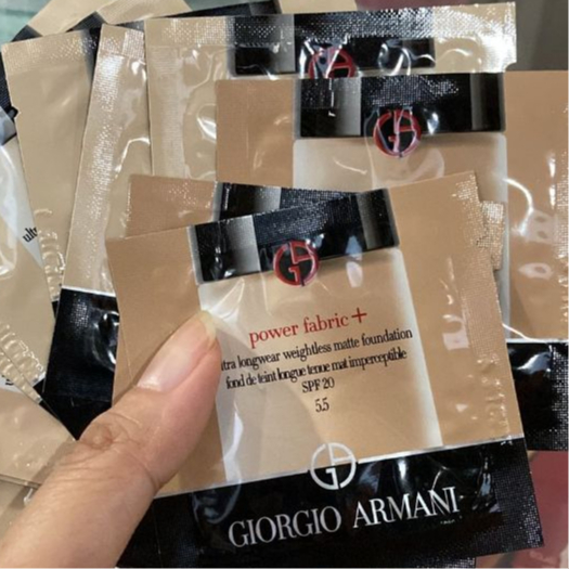 Giorgiio Arman1 Powder Fabric Foundation