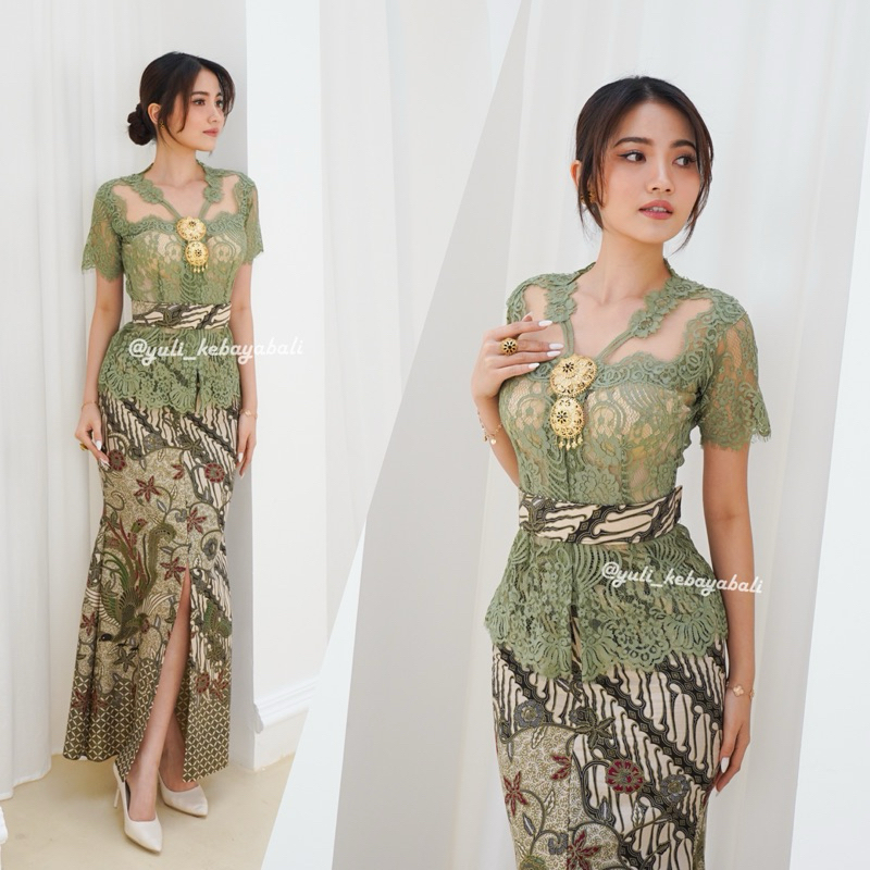 Set Kebaya Amara Modifikasi Lengan pendek dengan rok mermaid by yulikebaya | kebaya bali wisuda kond