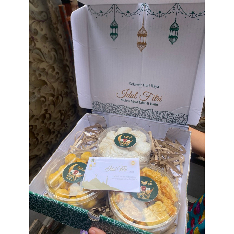 

Hampers Kue Kering by : Syif Gift