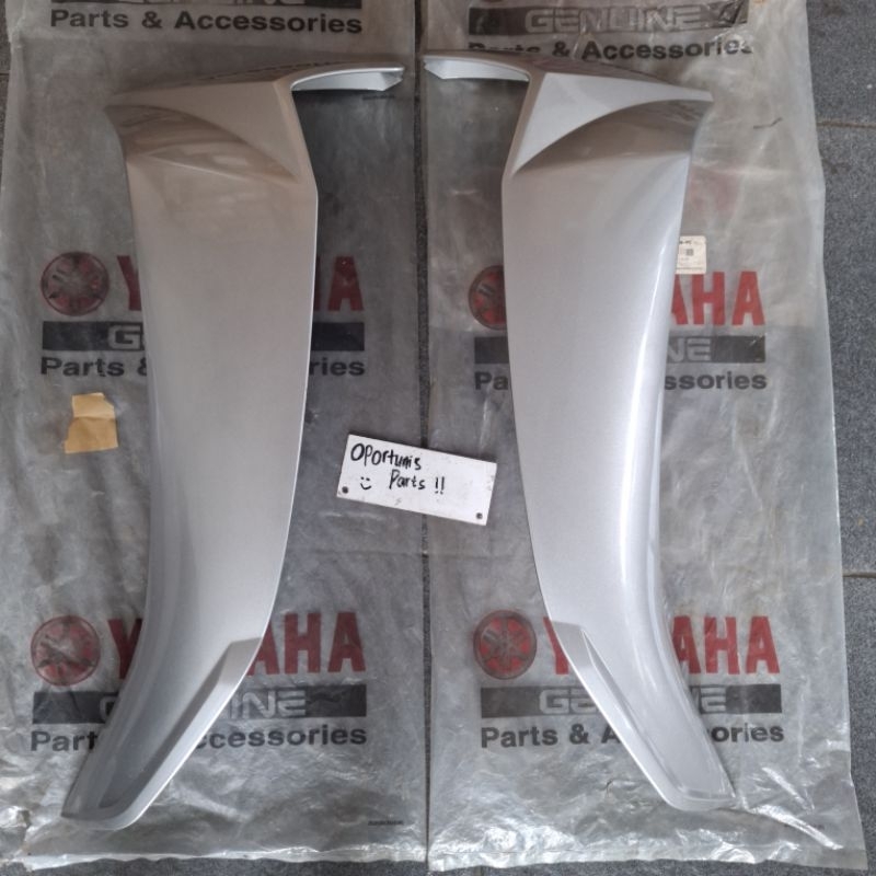 Legshield sayap luar vega R new silver hitam merah biru hitam | 4D7-F8312-00-P2